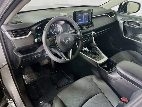 Used 2020 Toyota RAV4 XLE w/ XLE Grade Weather Package AWD/4WD image 9