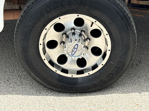 Used 2009 Ford E-350 and Econoline 350 Super Duty RWD image 10