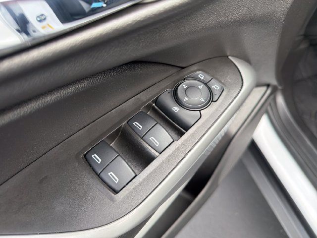 Certified 2024 Chevrolet Trax RS w/ Driver Confidence Package FWD image 11