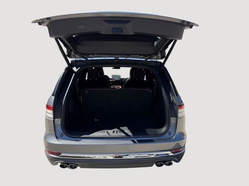 Used 2022 Lincoln Aviator Reserve w/ Equipment Group 201A AWD/4WD image 7