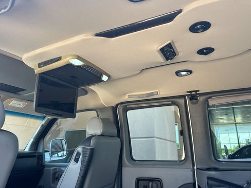 Used 2014 GMC Savana 1500 AWD image 9