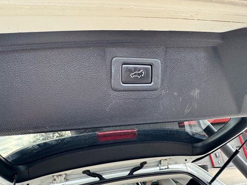 Used 2015 Subaru Outback 2.5i Premium image 7