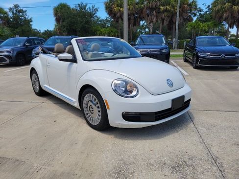 Used 2013 Volkswagen Beetle 2.5 FWD image 4