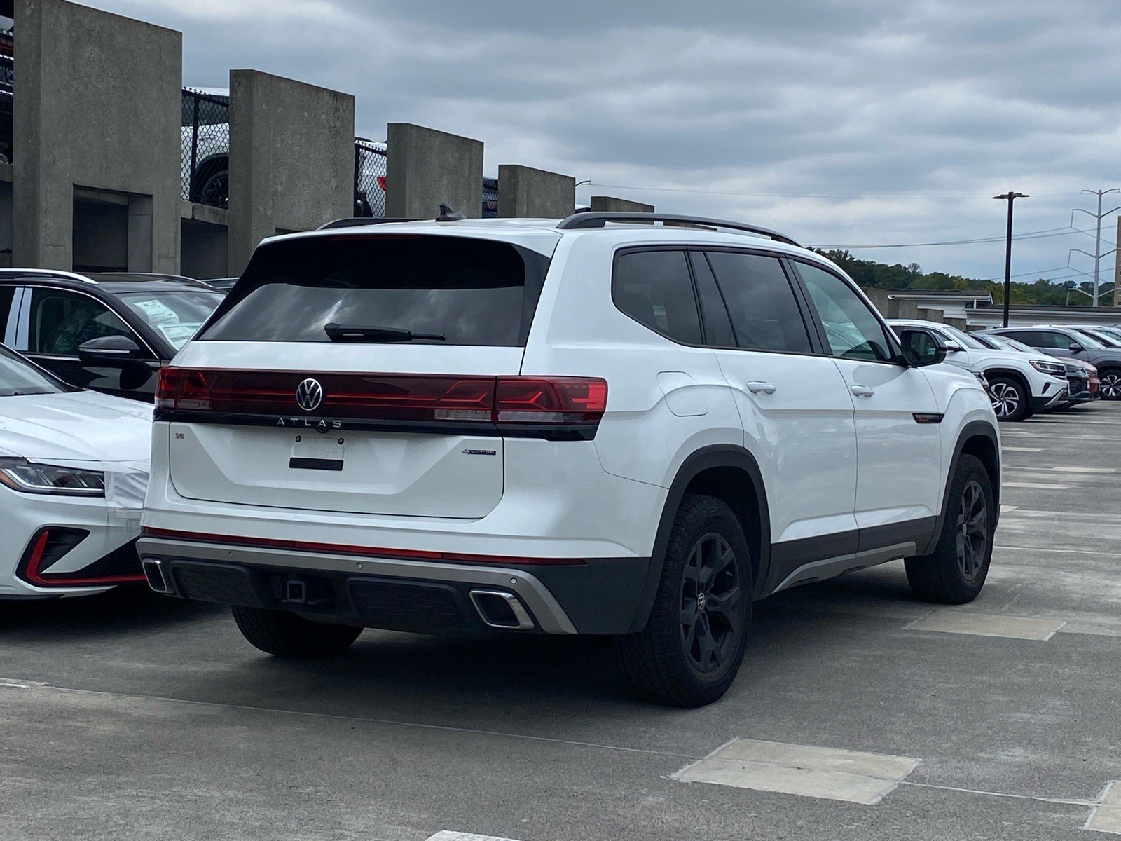 Certified 2026 Volkswagen Atlas Peak Edition AWD/4WD image 3