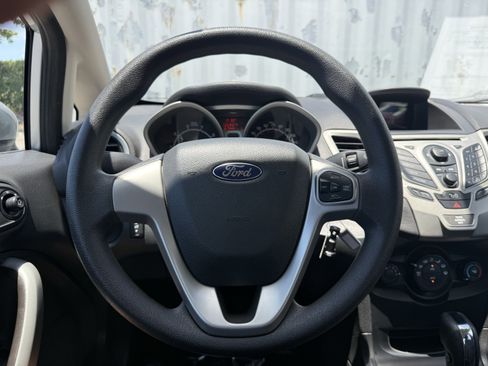 Used 2013 Ford Fiesta SE w/ Super Fuel Economy Pkg FWD image 25