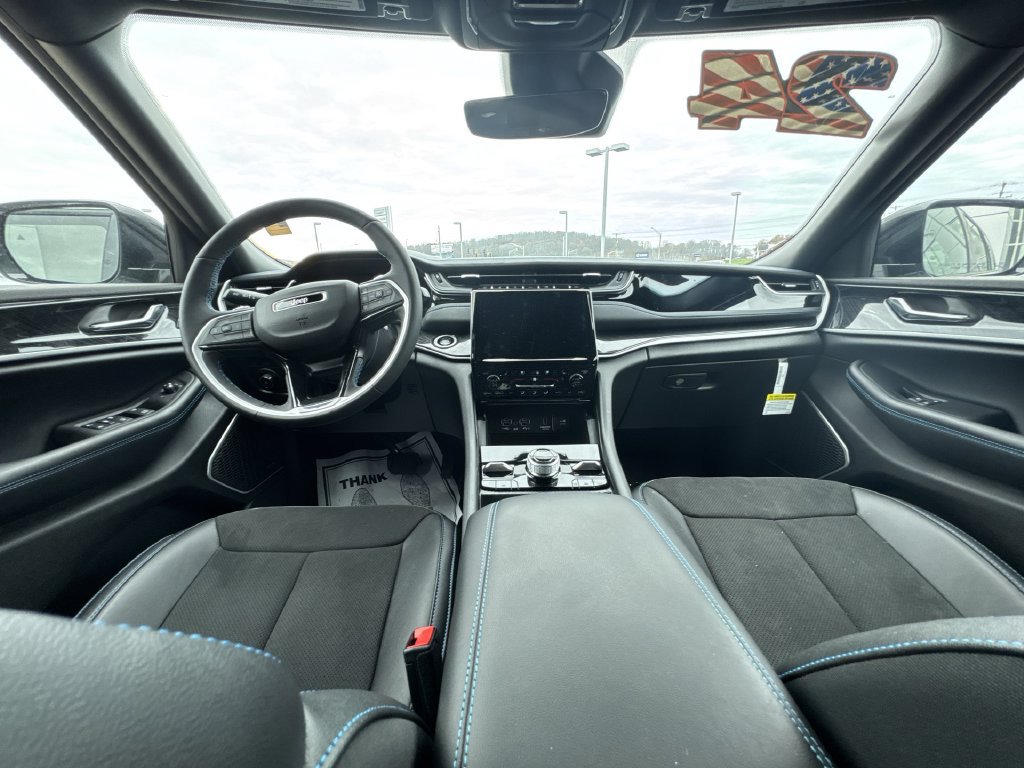 New 2024 Jeep Grand Cherokee Trailhawk AWD/4WD image 11