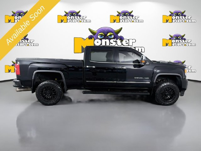 Used 2018 GMC Sierra 2500 Denali w/ Duramax Plus Package AWD/4WD image 4
