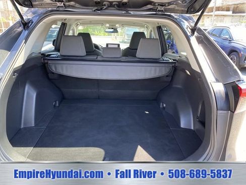 Used 2025 Toyota RAV4 XLE AWD/4WD image 6
