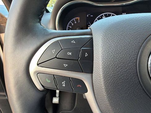 Used 2021 Jeep Grand Cherokee Laredo X RWD image 27