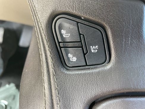 Used 2016 Chevrolet Suburban LTZ image 26