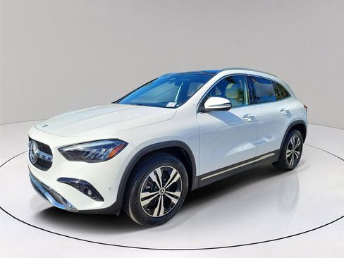Certified 2025 Mercedes-Benz GLA 250 image 3