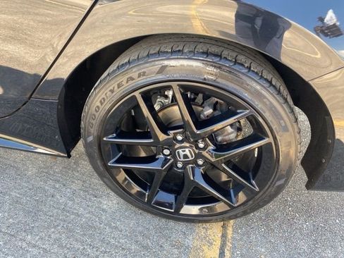 Used 2022 Honda Civic Sport image 12