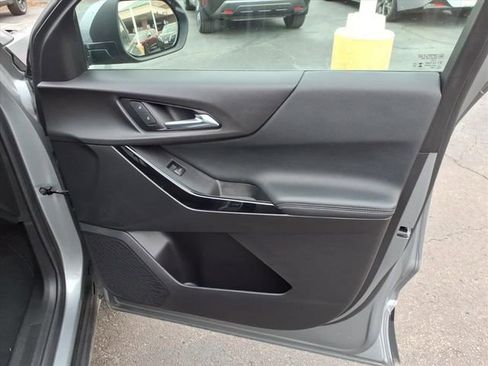 Used 2025 Chevrolet Equinox LT image 18