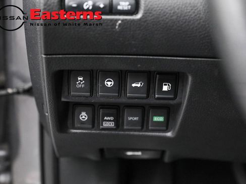 Used 2019 Nissan Rogue SV w/ Premium Package image 21