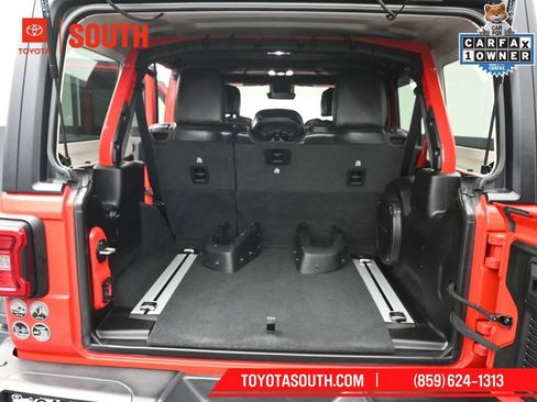 Used 2022 Jeep Wrangler Unlimited Rubicon w/ Xtreme Recon 35" Tire Package image 30