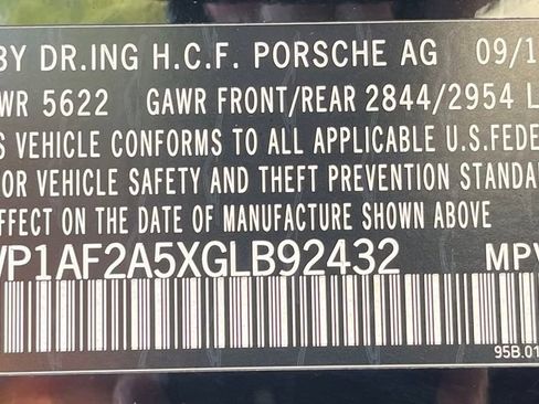 Used 2016 Porsche Macan Turbo AWD/4WD image 40