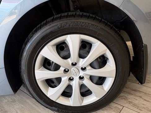 Used 2023 Toyota Corolla LE w/ Carpet Mat Package (TMS) FWD image 13