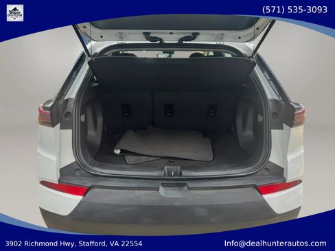Used 2023 Chevrolet Bolt EUV LT FWD image 9