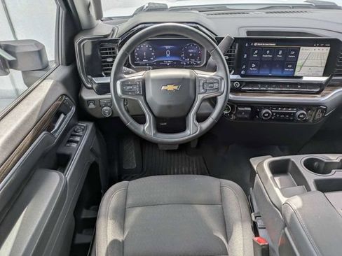 Used 2025 Chevrolet Silverado 2500 LT w/ Convenience Package AWD/4WD image 16