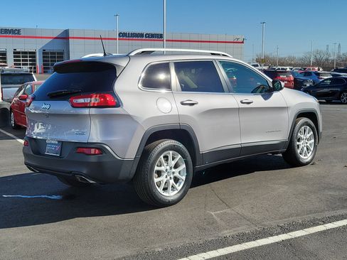 Used 2017 Jeep Cherokee Latitude w/ Cold Weather Group image 5