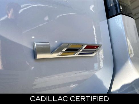 Certified 2024 Cadillac Escalade ESV V w/ Heavy-Duty Trailer Package AWD/4WD image 11