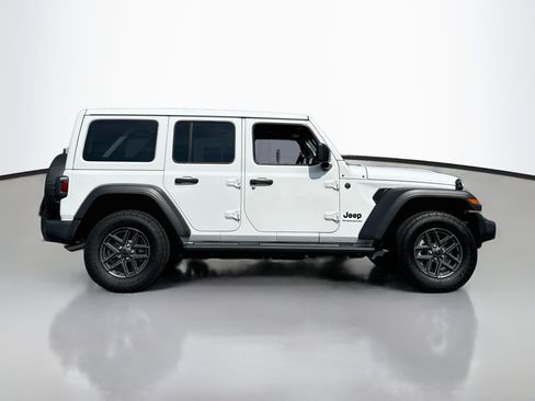 Used 2025 Jeep Wrangler Unlimited Sport AWD/4WD image 8