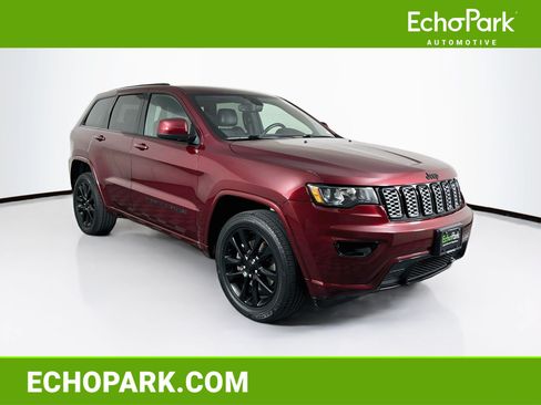 Used 2022 Jeep Grand Cherokee Laredo X AWD/4WD image 1