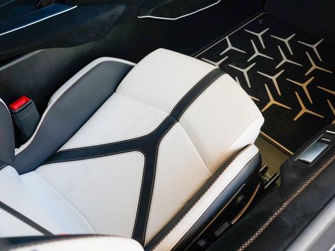 Used 2020 Lamborghini Aventador SVJ image 84