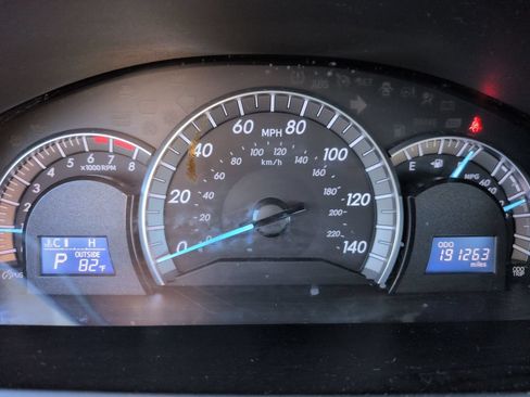 Used 2013 Toyota Camry SE FWD image 16