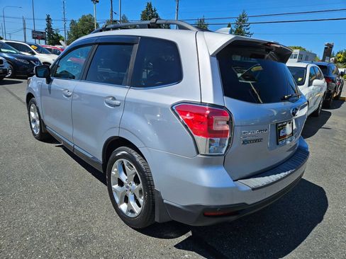 Used 2017 Subaru Forester 2.5i Touring AWD/4WD image 6