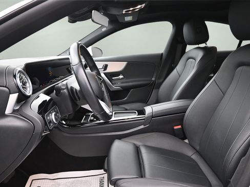 Used 2025 Mercedes-Benz CLA 250 image 24