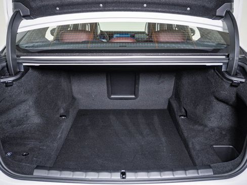 Used 2025 BMW 760i xDrive image 30