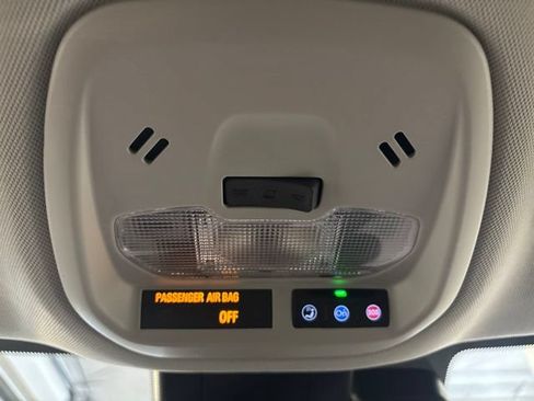 Used 2025 Chevrolet Trax LT FWD image 23