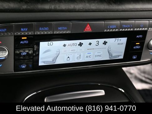 Used 2024 Genesis G90 3.5T AWD/4WD image 12