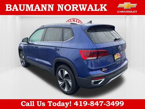 Used 2024 Volkswagen Taos SE w/ Panoramic Sunroof Package AWD/4WD image 38