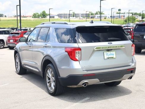 Used 2023 Ford Explorer Limited AWD/4WD image 7