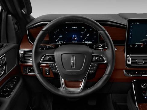 Used 2025 Lincoln Navigator Black Label image 8