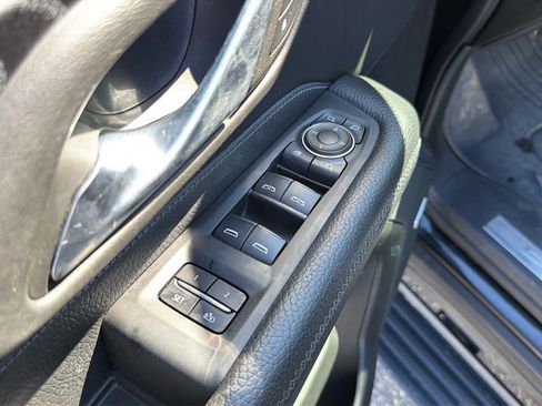 Used 2023 GMC Yukon XL Denali image 15