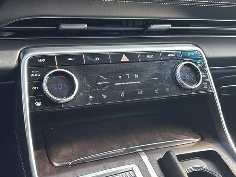 Used 2022 Genesis GV80 2.5T w/ Advanced Package 03 RWD image 33