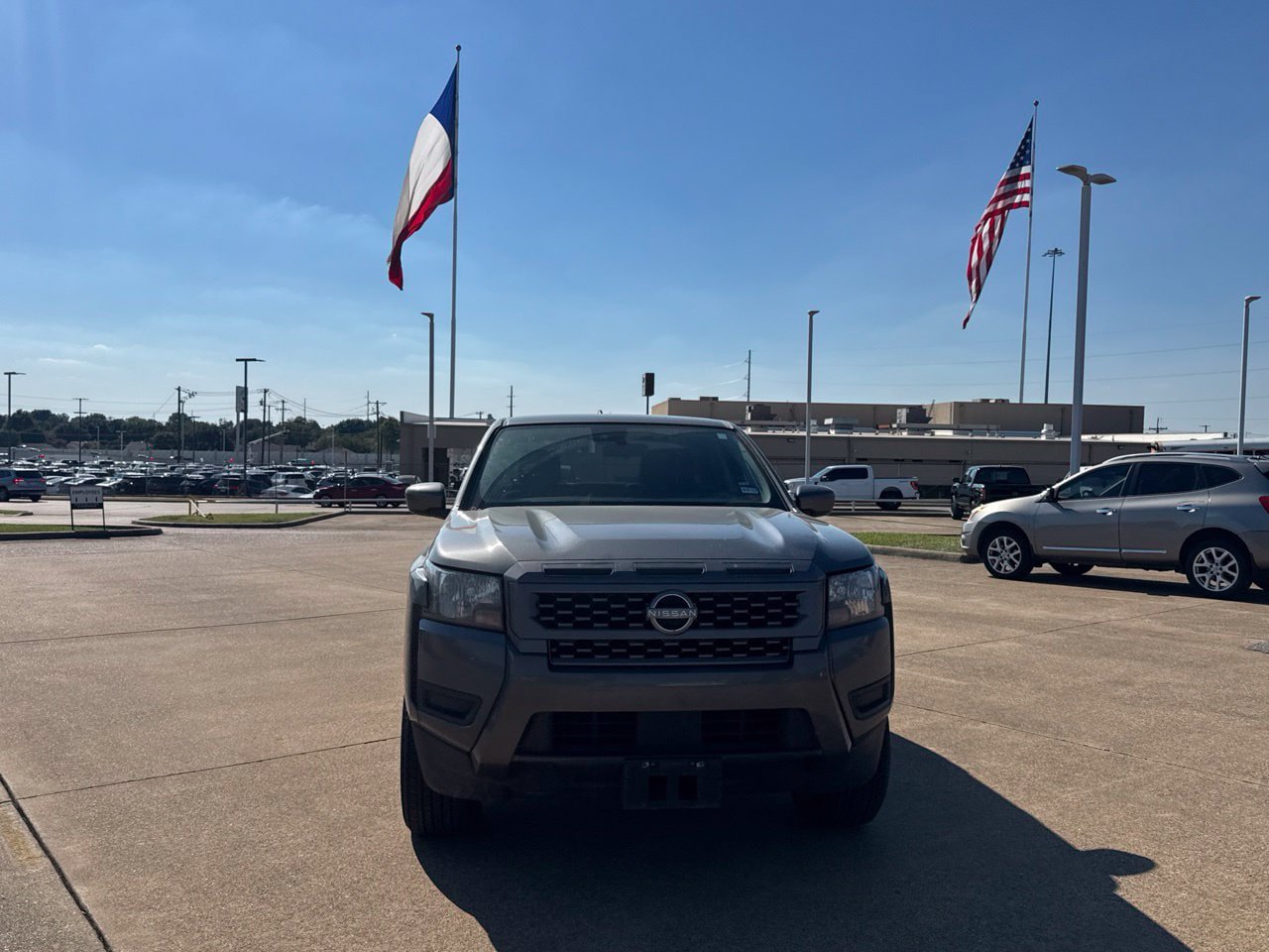 Used 2025 Nissan Frontier SV RWD image 6