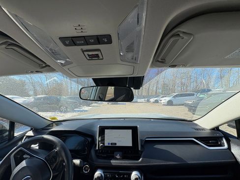 Used 2025 Toyota RAV4 XLE w/ Weather Package image 31