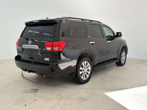 Used 2017 Toyota Sequoia Limited w/ Safety & Convenience Package RWD image 9