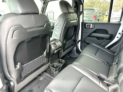 New 2026 Jeep Gladiator Sport image 24