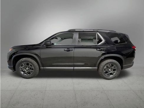 New 2026 Honda Pilot TrailSport image 2
