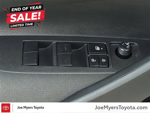 Used 2025 Toyota Corolla LE image 23
