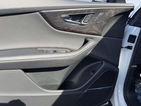 Used 2023 Audi Q8 Premium Plus w/ Premium Plus Package image 17