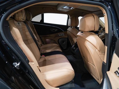 Used 2022 Bentley Flying Spur V8 image 20