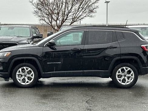 Used 2025 Jeep Compass Latitude w/ Convenience Group image 7