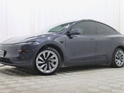Used 2026 Tesla Model Y Long Range image 2