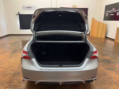 Used 2019 Toyota Camry SE image 14
